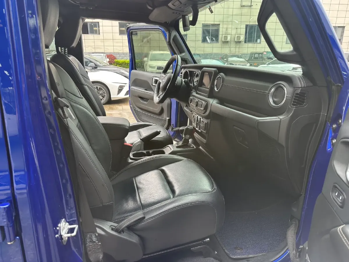 2019 Jeep Wrangler 2.0T 266HP L4 8AT,autocango,china used car exporter,china ev exporter,chinese used car exporter,chinese used ev exporter