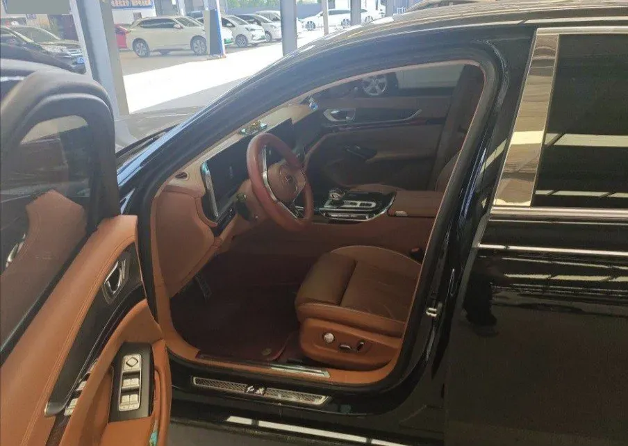 2024 HongQi H9 2.0T 252HP L4 7DCT,autocango,china used car exporter,china ev exporter,chinese used car exporter,chinese used ev exporter