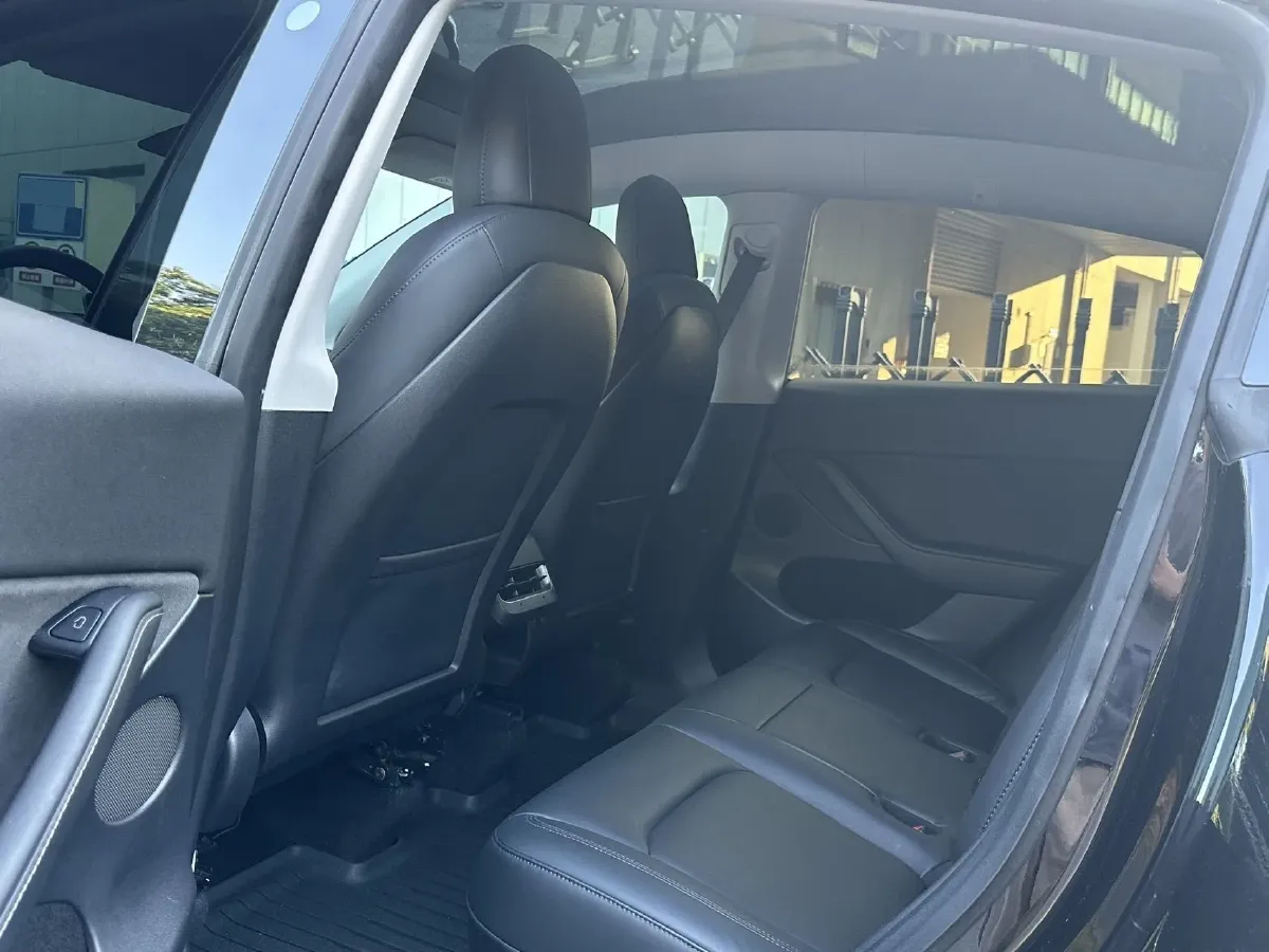 2022 Tesla Model Y BEV 60KWH,autocango,china used car exporter,china ev exporter,chinese used car exporter,chinese used ev exporter