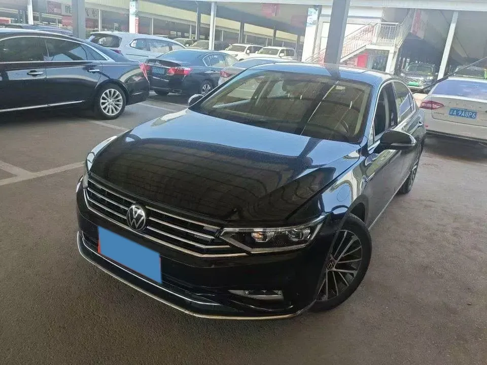 2020 Volkswagen Magotan 2.0T 220HP L4 7DCT,autocango,china used car exporter,china ev exporter,chinese used car exporter,chinese used ev exporter