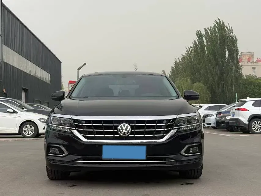 2020 Volkswagen Passat 2.0T 186HP L4 7DCT,autocango,china used car exporter,china ev exporter,chinese used car exporter,chinese used ev exporter
