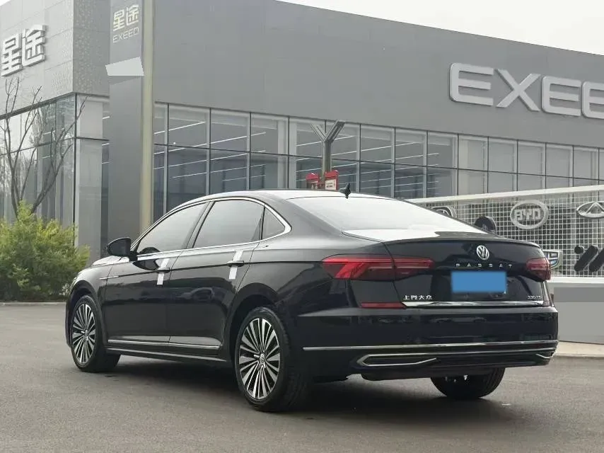 2020 Volkswagen Passat 2.0T 186HP L4 7DCT,autocango,china used car exporter,china ev exporter,chinese used car exporter,chinese used ev exporter