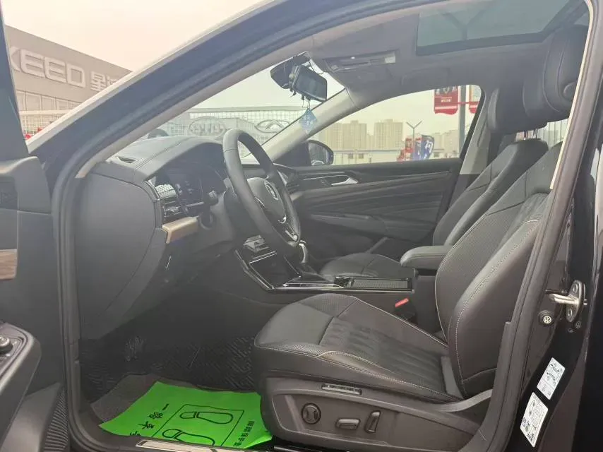 2020 Volkswagen Passat 2.0T 186HP L4 7DCT,autocango,china used car exporter,china ev exporter,chinese used car exporter,chinese used ev exporter