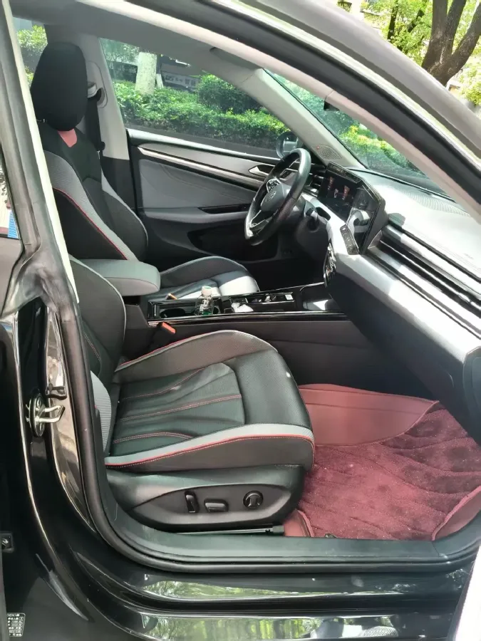2022 Skoda Superb 2.0T 186HP L4 7DCT,autocango,china used car exporter,china ev exporter,chinese used car exporter,chinese used ev exporter