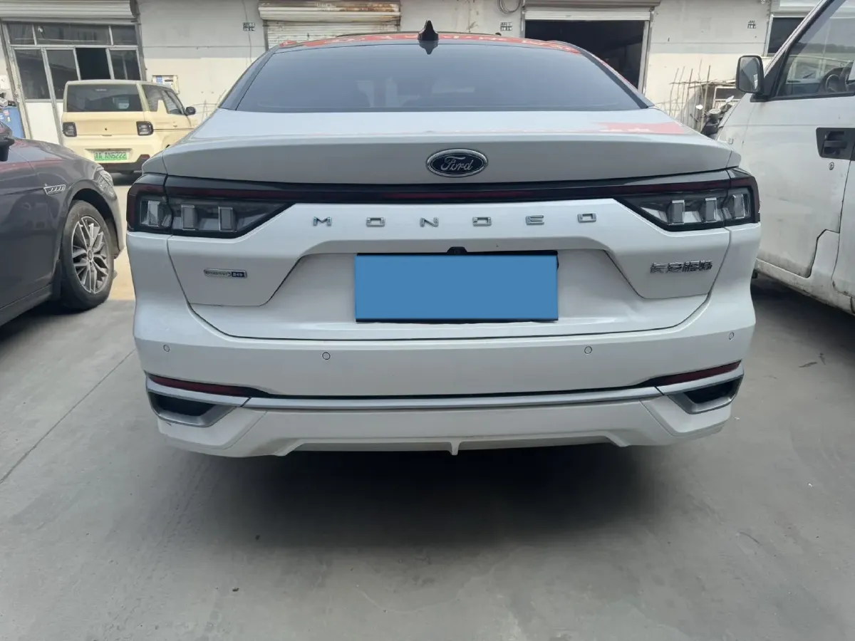 2022 Ford Mondeo 2.0T 238HP L4 8AT,autocango,china used car exporter,china ev exporter,chinese used car exporter,chinese used ev exporter