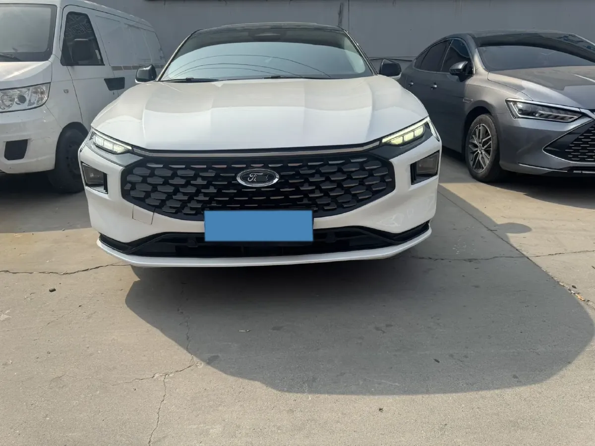 2022 Ford Mondeo 2.0T 238HP L4 8AT,autocango,china used car exporter,china ev exporter,chinese used car exporter,chinese used ev exporter