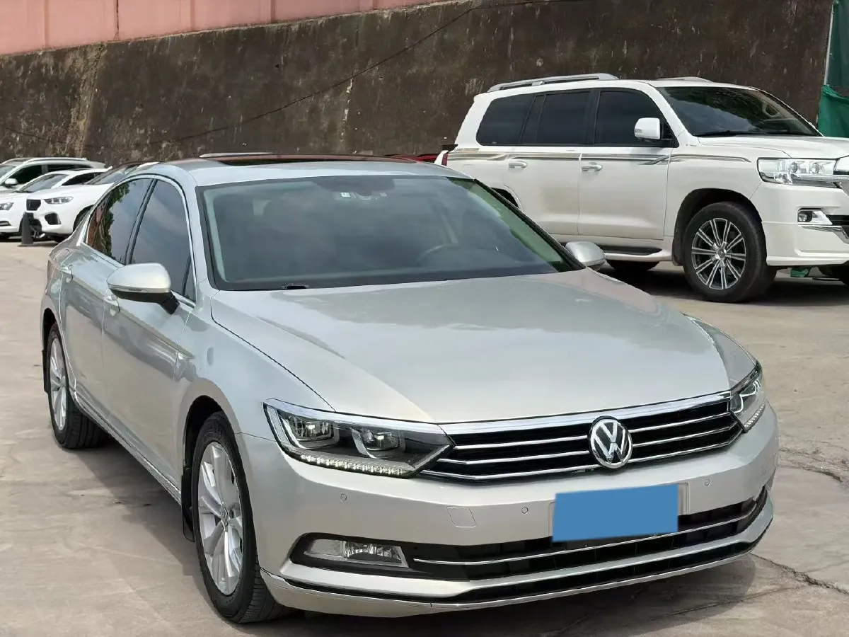 2017 Volkswagen Magotan 1.8T 180HP L4 7DCT,autocango,china used car exporter,china ev exporter,chinese used car exporter,chinese used ev exporter