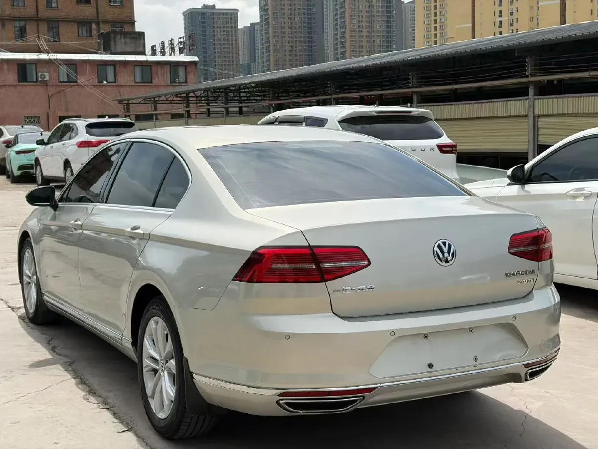 2017 Volkswagen Magotan 1.8T 180HP L4 7DCT,autocango,china used car exporter,china ev exporter,chinese used car exporter,chinese used ev exporter