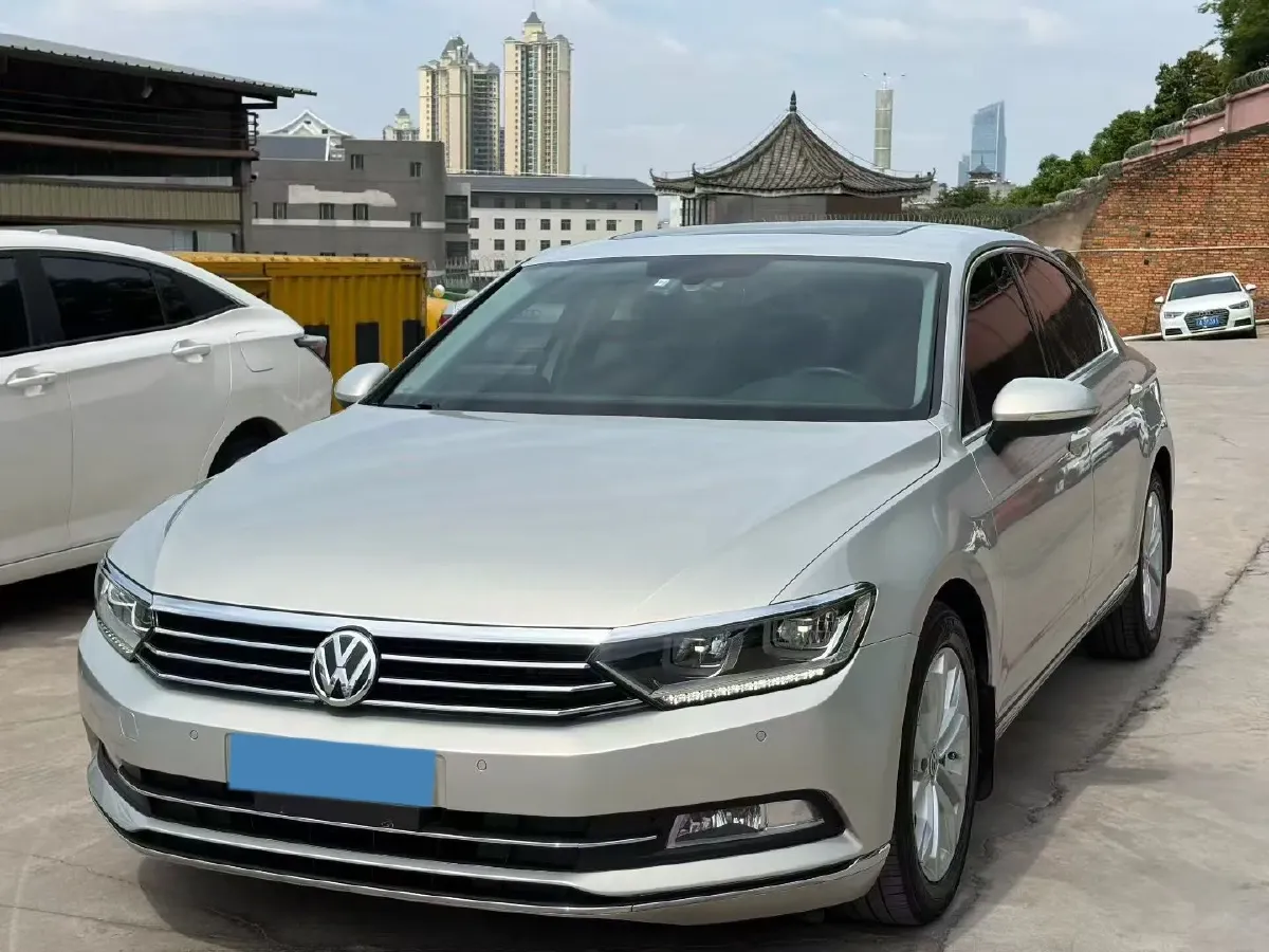 2017 Volkswagen Magotan 1.8T 180HP L4 7DCT,autocango,china used car exporter,china ev exporter,chinese used car exporter,chinese used ev exporter