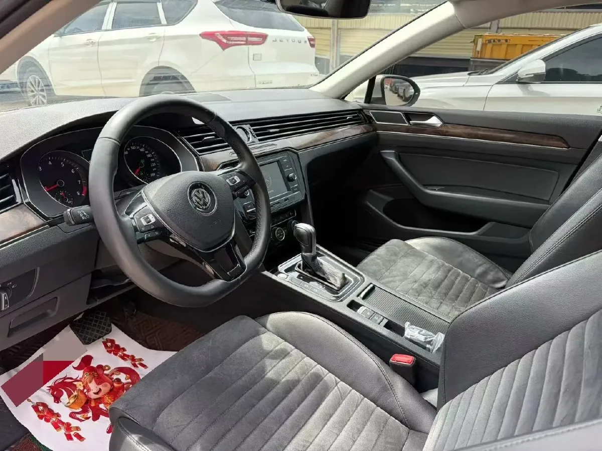2017 Volkswagen Magotan 1.8T 180HP L4 7DCT,autocango,china used car exporter,china ev exporter,chinese used car exporter,chinese used ev exporter