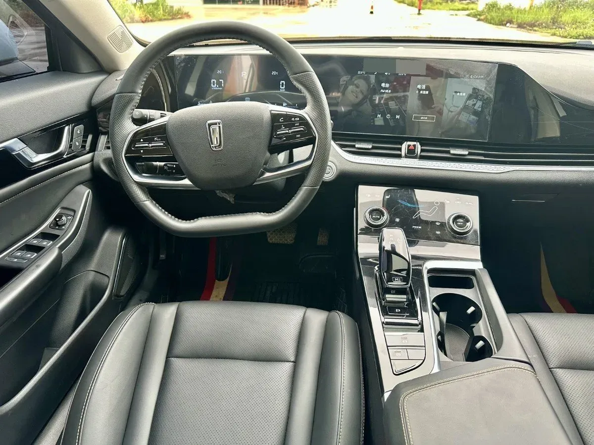 2023 Bestune B70 1.5T 169HP L4 7DCT,autocango,china used car exporter,china ev exporter,chinese used car exporter,chinese used ev exporter