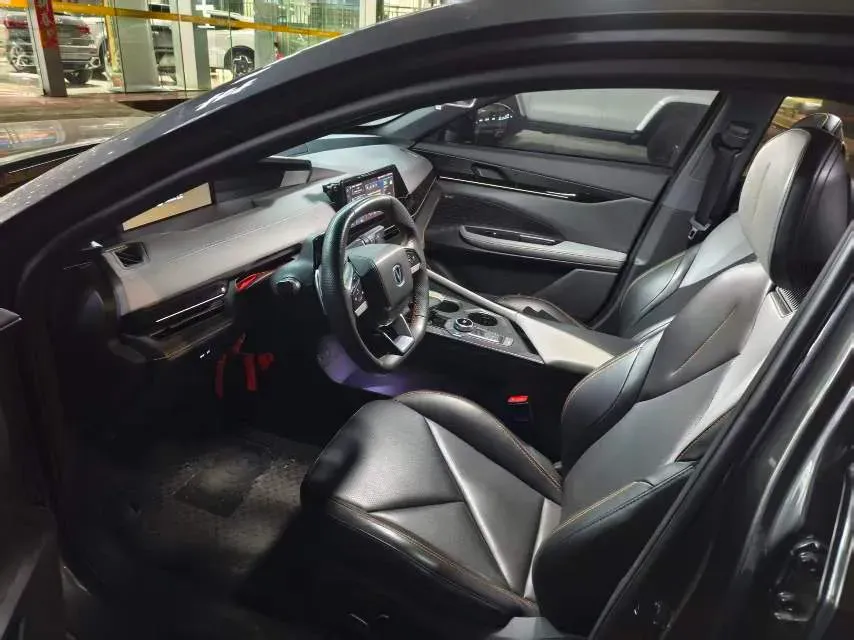 2022 ChangAn UNI-V 1.5T 188HP L4 7DCT,autocango,china used car exporter,china ev exporter,chinese used car exporter,chinese used ev exporter