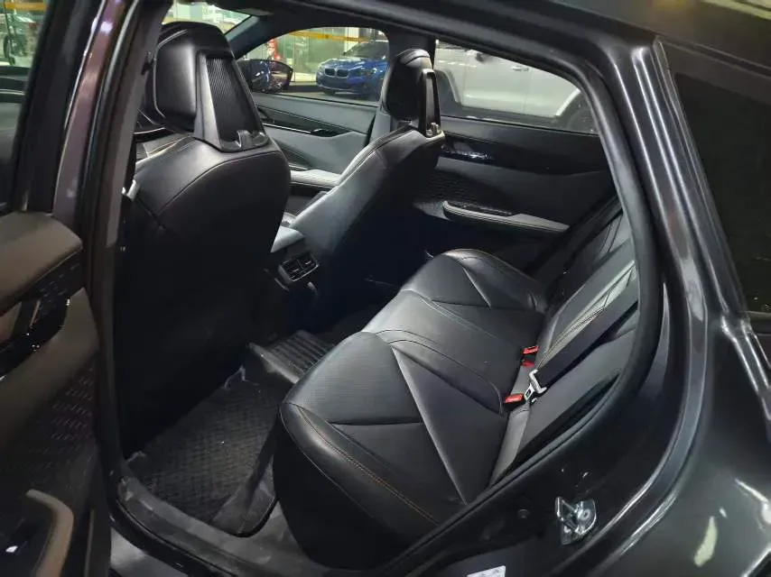 2022 ChangAn UNI-V 1.5T 188HP L4 7DCT,autocango,china used car exporter,china ev exporter,chinese used car exporter,chinese used ev exporter