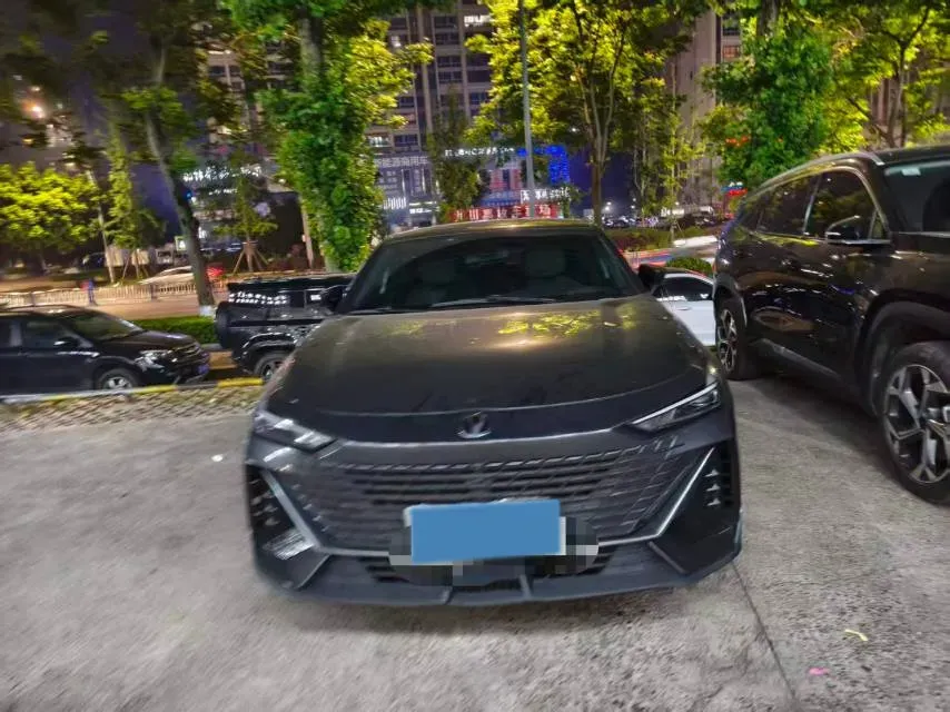 2022 ChangAn UNI-V 1.5T 188HP L4 7DCT,autocango,china used car exporter,china ev exporter,chinese used car exporter,chinese used ev exporter