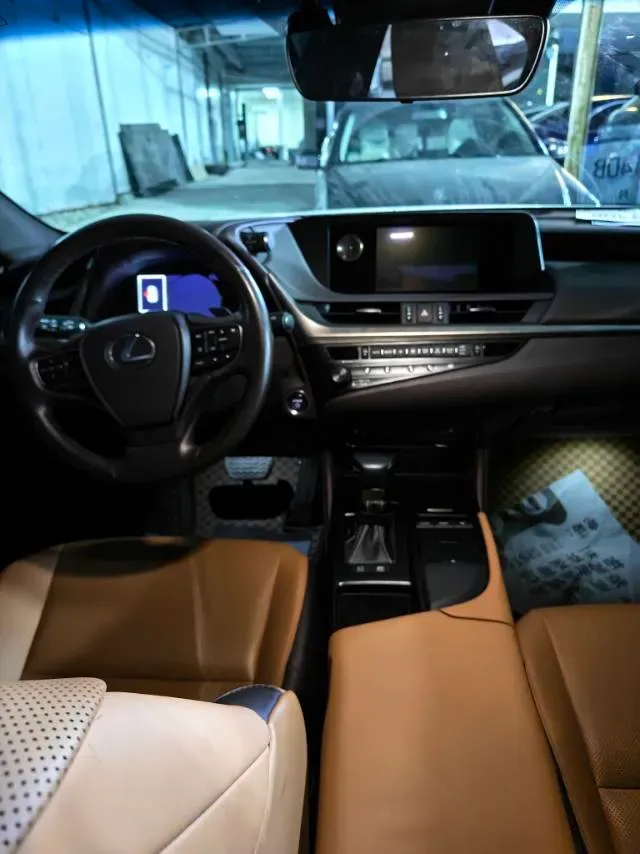 2020 Lexus ES 2.5L 178HP L4 E-CVT Hybrid,autocango,china used car exporter,china ev exporter,chinese used car exporter,chinese used ev exporter