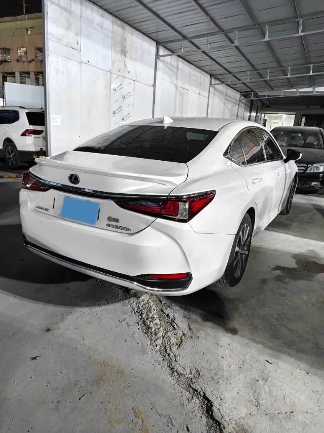 2020 Lexus ES 2.5L 178HP L4 E-CVT Hybrid,autocango,china used car exporter,china ev exporter,chinese used car exporter,chinese used ev exporter