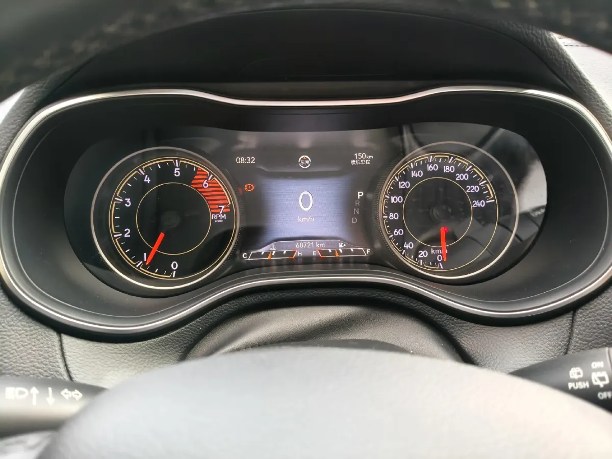 2019 Jeep Cherokee 2.0T 234HP L4 9AT,autocango,china used car exporter,china ev exporter,chinese used car exporter,chinese used ev exporter
