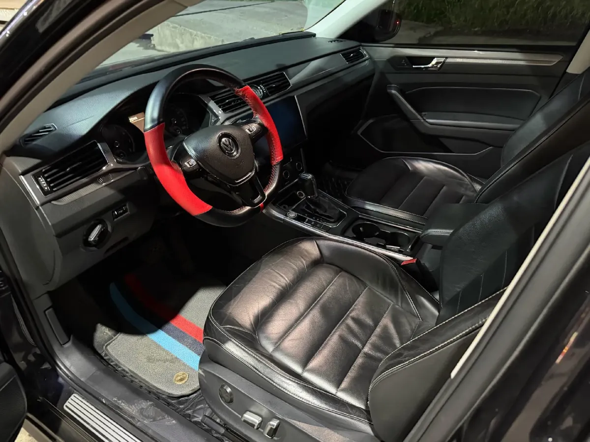 2016 Volkswagen Passat 1.8T 180HP L4 7DCT,autocango,china used car exporter,china ev exporter,chinese used car exporter,chinese used ev exporter