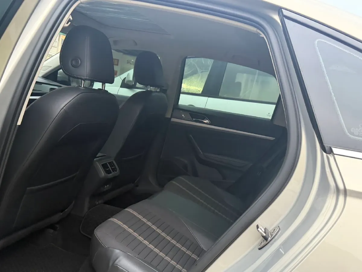 2018 Skoda Karoq 1.4T 150HP L4 7DCT,autocango,china used car exporter,china ev exporter,chinese used car exporter,chinese used ev exporter