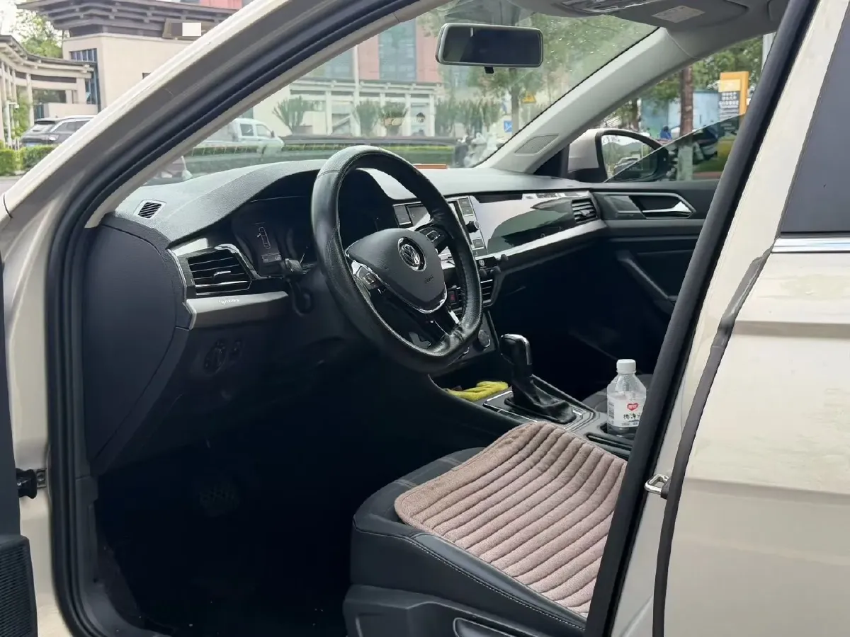 2018 Skoda Karoq 1.4T 150HP L4 7DCT,autocango,china used car exporter,china ev exporter,chinese used car exporter,chinese used ev exporter