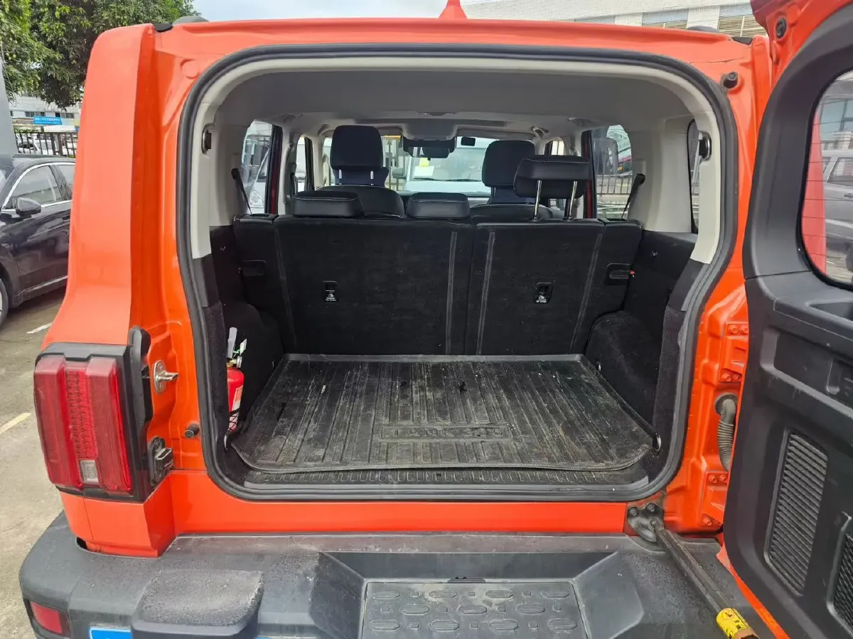 2021 Tank 300 2.0T 227HP L4 8AT,autocango,china used car exporter,china ev exporter,chinese used car exporter,chinese used ev exporter