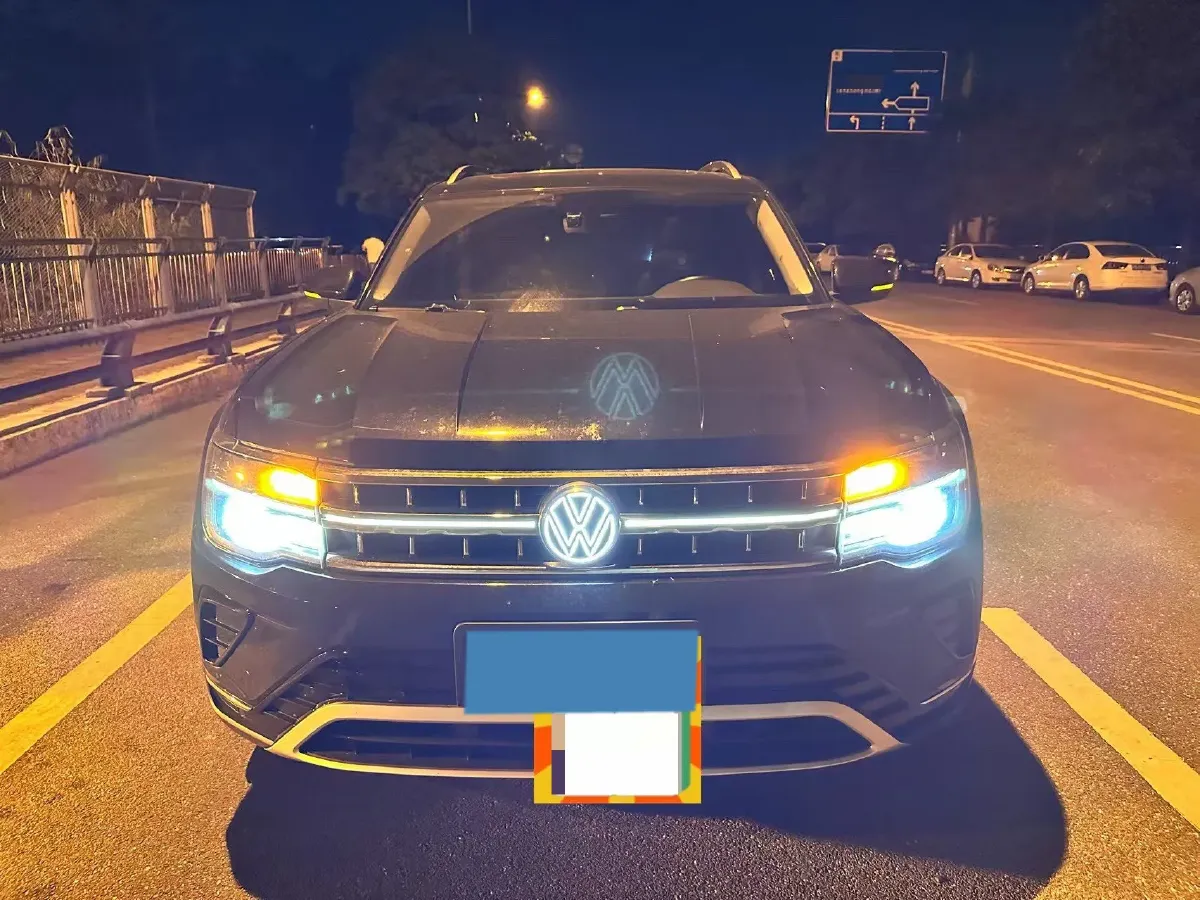2021 Volkswagen Teramont 2.0T 220HP L4 7DCT,autocango,china used car exporter,china ev exporter,chinese used car exporter,chinese used ev exporter