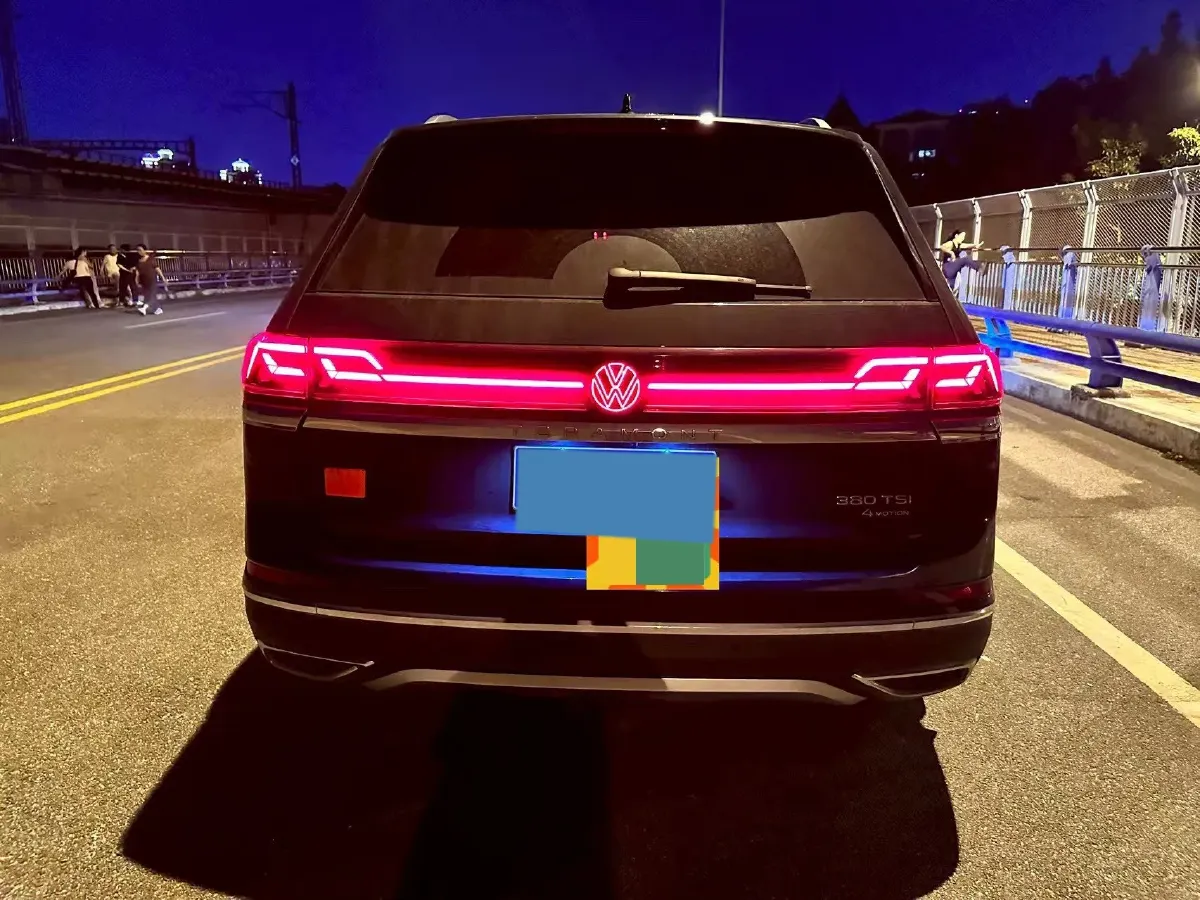 2021 Volkswagen Teramont 2.0T 220HP L4 7DCT,autocango,china used car exporter,china ev exporter,chinese used car exporter,chinese used ev exporter