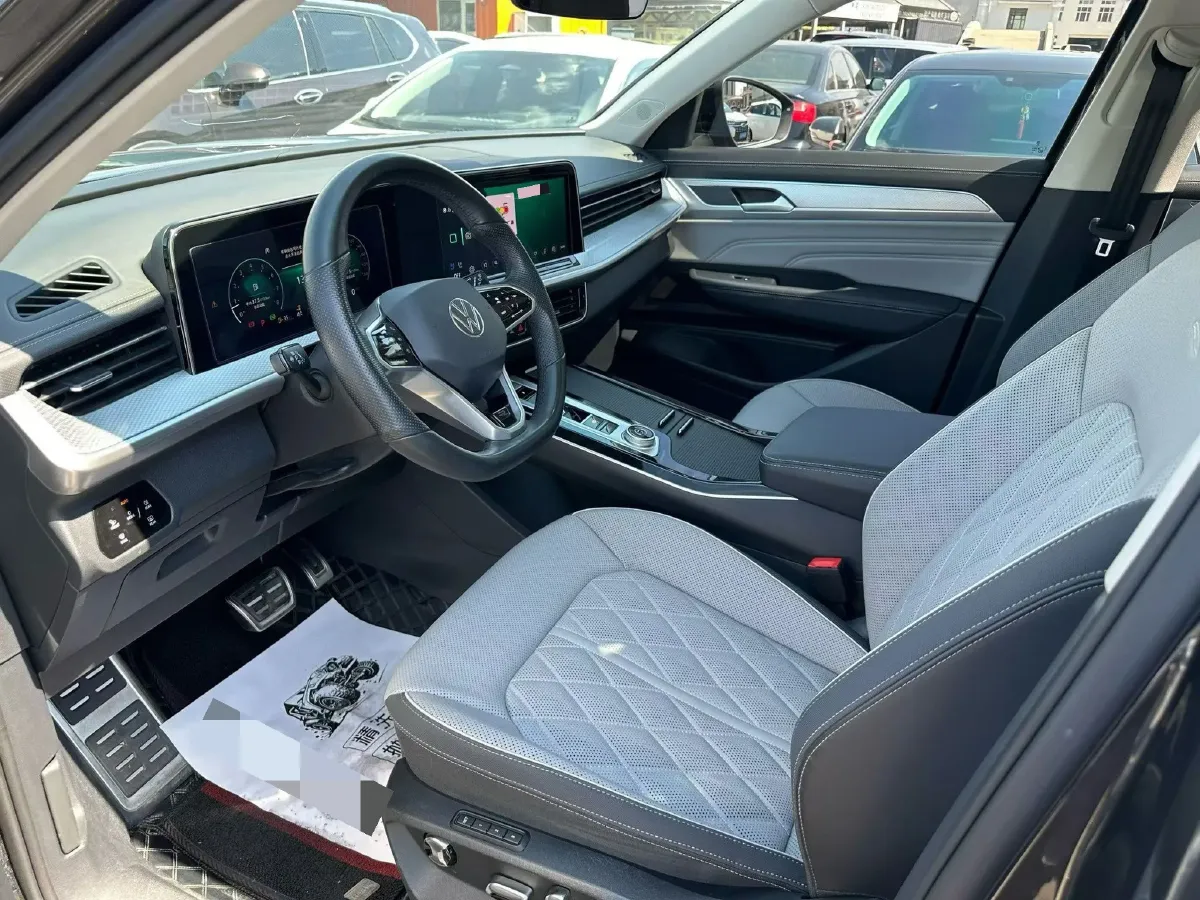2024 Volkswagen Tavendor 2.0T 220HP L4 7DCT,autocango,china used car exporter,china ev exporter,chinese used car exporter,chinese used ev exporter