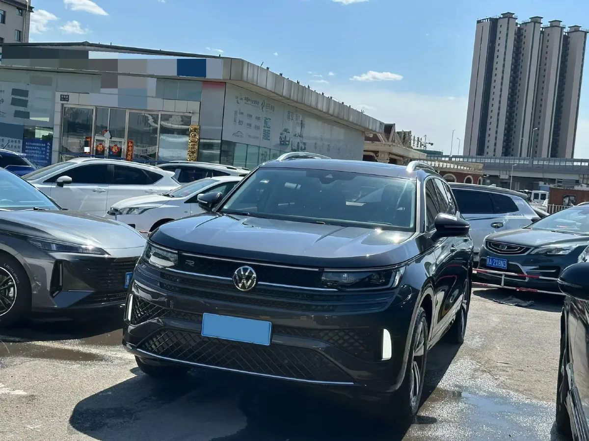 2024 Volkswagen Tavendor 2.0T 220HP L4 7DCT,autocango,china used car exporter,china ev exporter,chinese used car exporter,chinese used ev exporter