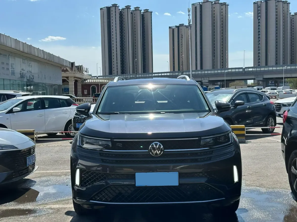 2024 Volkswagen Tavendor 2.0T 220HP L4 7DCT,autocango,china used car exporter,china ev exporter,chinese used car exporter,chinese used ev exporter