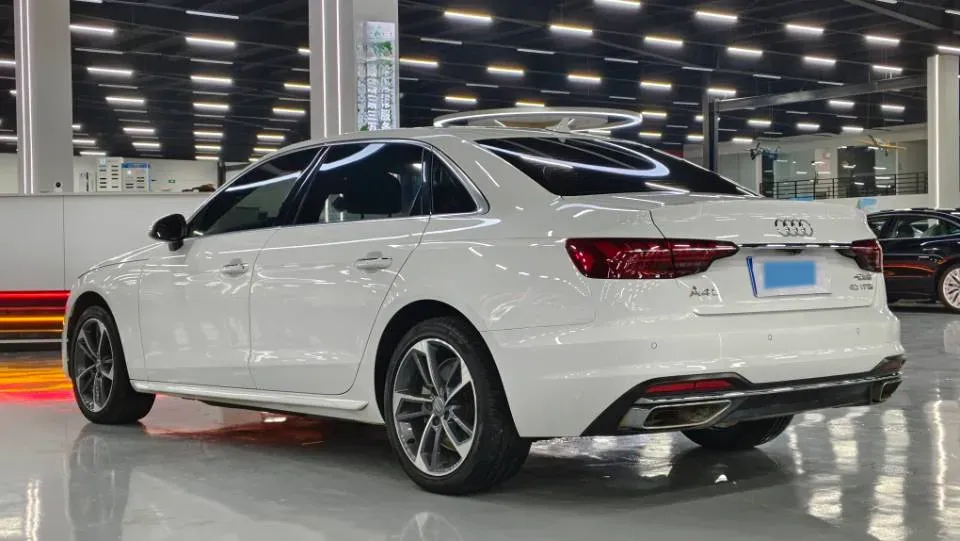2020 Audi A4L 2.0T 190HP L4 7DCT,autocango,china used car exporter,china ev exporter,chinese used car exporter,chinese used ev exporter