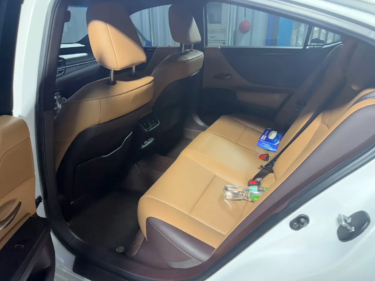 2020 Lexus ES 2.0L 173HP L4 CVT,autocango,china used car exporter,china ev exporter,chinese used car exporter,chinese used ev exporter