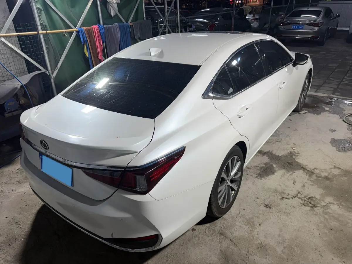 2020 Lexus ES 2.0L 173HP L4 CVT,autocango,china used car exporter,china ev exporter,chinese used car exporter,chinese used ev exporter