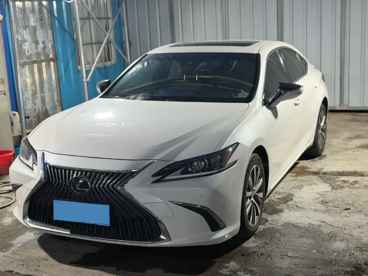 2020 Lexus ES 2.0L 173HP L4 CVT,autocango,china used car exporter,china ev exporter,chinese used car exporter,chinese used ev exporter