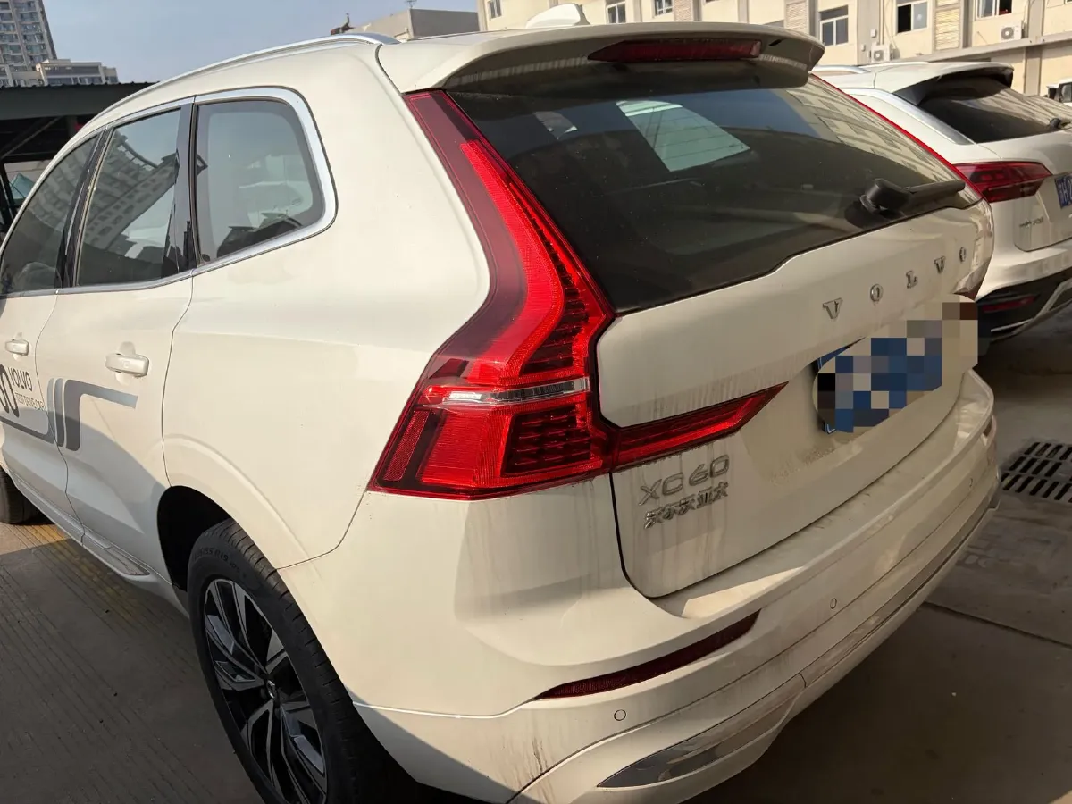 2025 Volvo XC60 2.0T 250HP L4 8AT,autocango,china used car exporter,china ev exporter,chinese used car exporter,chinese used ev exporter