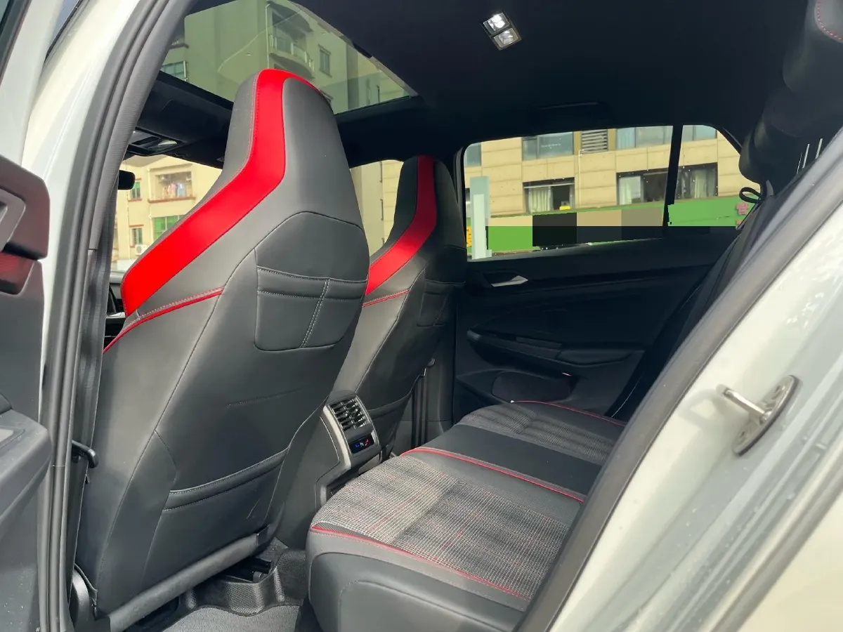 2023 Volkswagen GolfGTI 2.0T 220HP L4 7DCT,autocango,china used car exporter,china ev exporter,chinese used car exporter,chinese used ev exporter