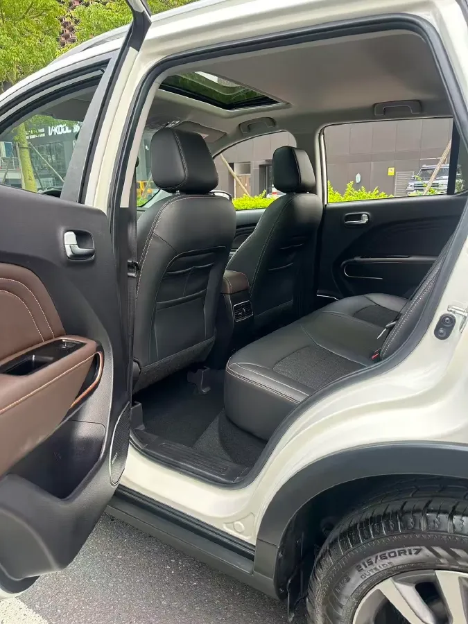 2019 GAC Trumpchi GS3 1.5T 163HP L3 7DCT,autocango,china used car exporter,china ev exporter,chinese used car exporter,chinese used ev exporter