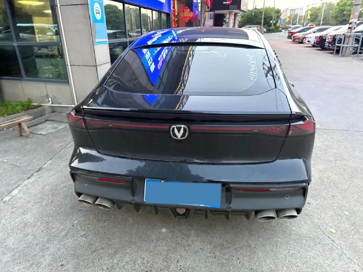 2023 ChangAn UNI-V 1.5T 188HP L4 7DCT,autocango,china used car exporter,china ev exporter,chinese used car exporter,chinese used ev exporter