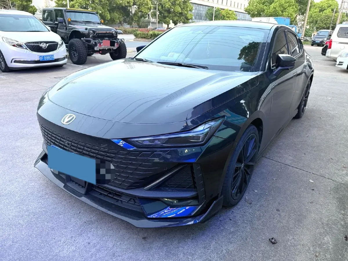 2023 ChangAn UNI-V 1.5T 188HP L4 7DCT,autocango,china used car exporter,china ev exporter,chinese used car exporter,chinese used ev exporter