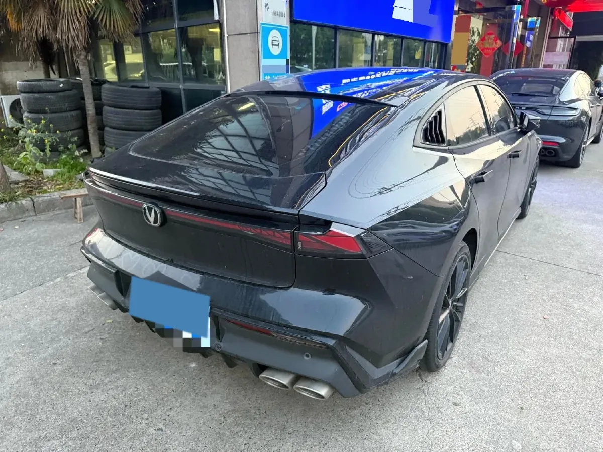 2023 ChangAn UNI-V 1.5T 188HP L4 7DCT,autocango,china used car exporter,china ev exporter,chinese used car exporter,chinese used ev exporter