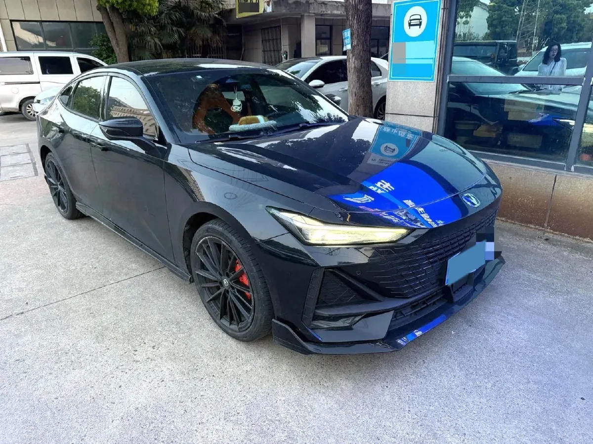 2023 ChangAn UNI-V 1.5T 188HP L4 7DCT,autocango,china used car exporter,china ev exporter,chinese used car exporter,chinese used ev exporter