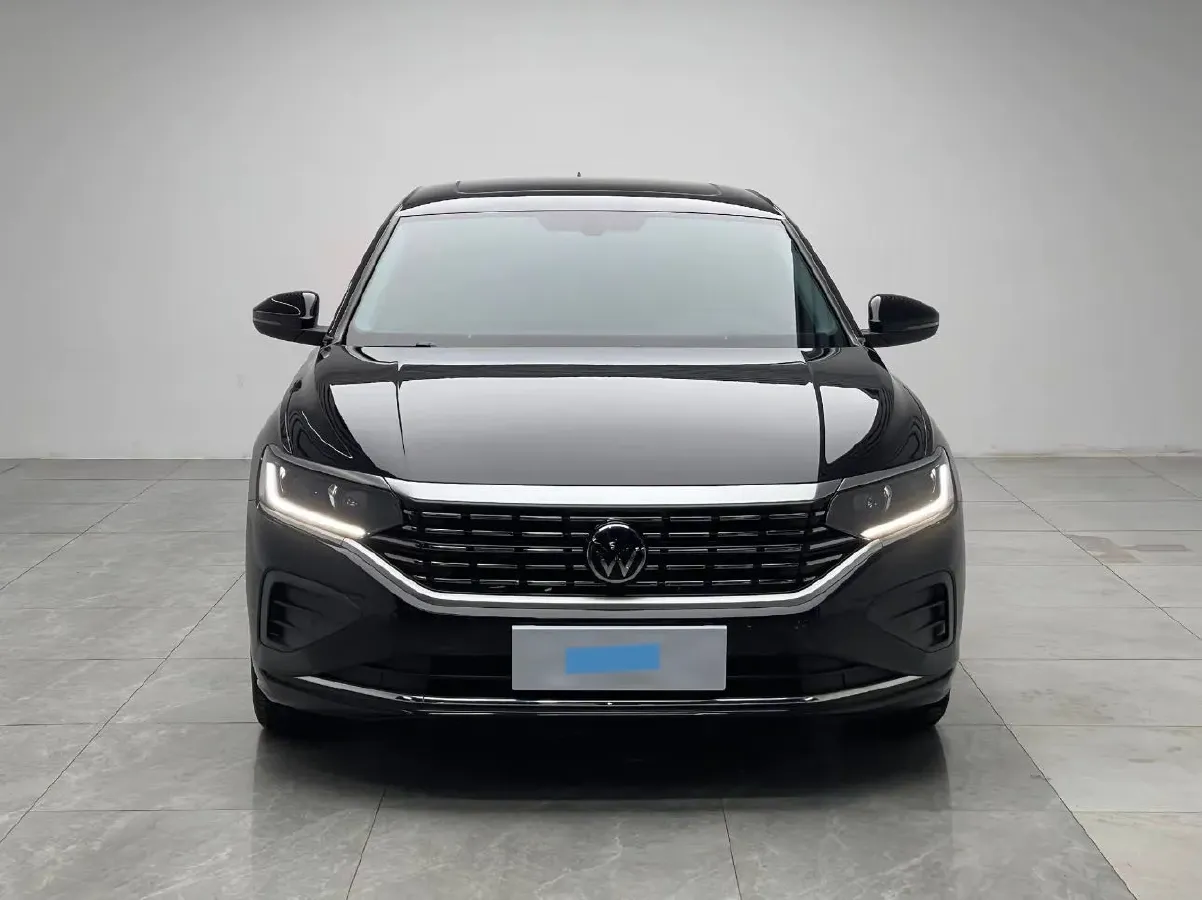 2024 Volkswagen Passat 2.0T 220HP L4 7DCT,autocango,china used car exporter,china ev exporter,chinese used car exporter,chinese used ev exporter
