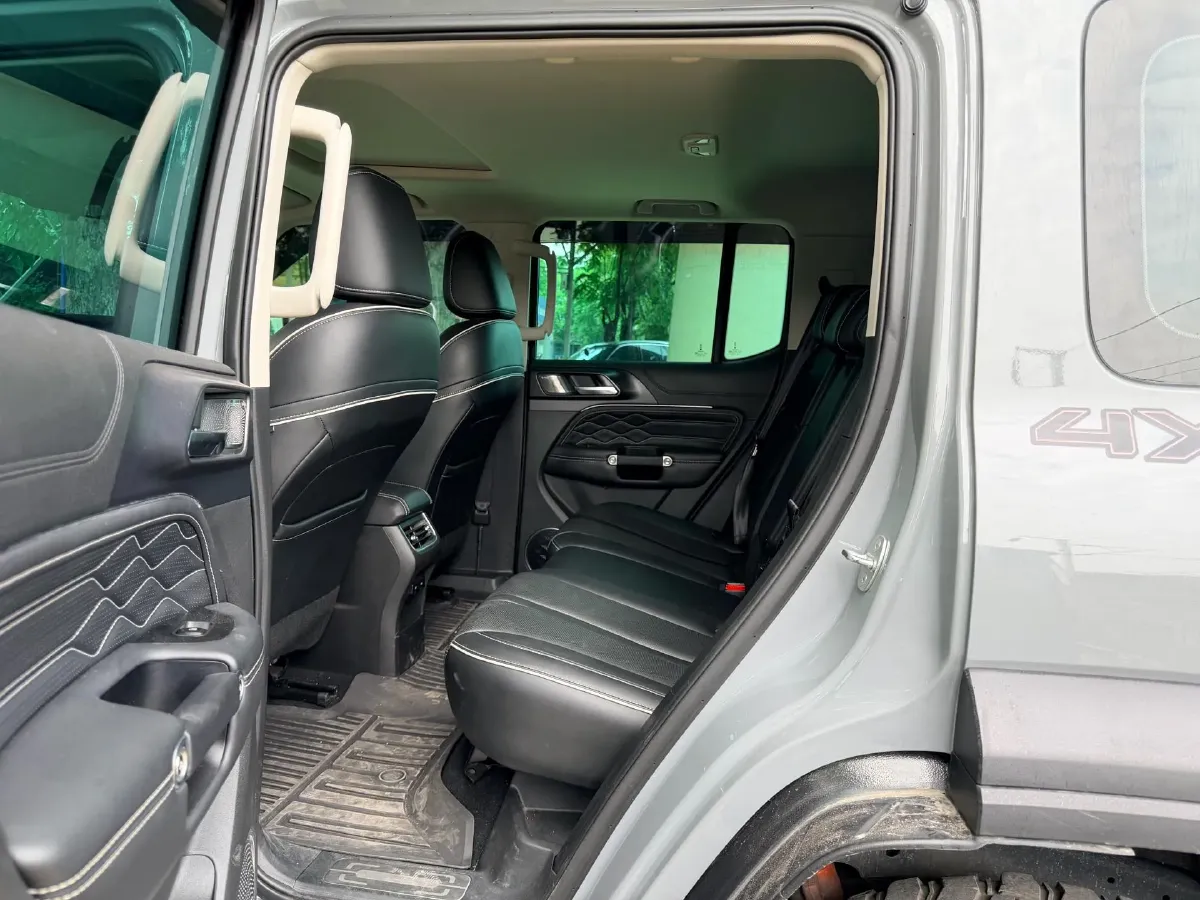 2021 Tank 300 2.0T 227HP L4 8AT,autocango,china used car exporter,china ev exporter,chinese used car exporter,chinese used ev exporter