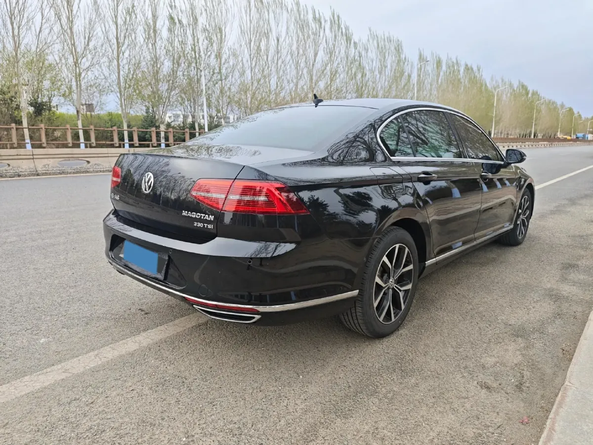 2017 Volkswagen Magotan 1.8T 180HP L4 7DCT,autocango,china used car exporter,china ev exporter,chinese used car exporter,chinese used ev exporter