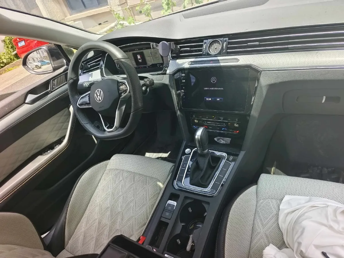 2023 Volkswagen Magotan 2.0T 186HP L4 7DCT,autocango,china used car exporter,china ev exporter,chinese used car exporter,chinese used ev exporter