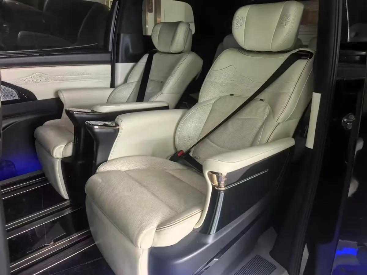 2023 GAC Trumpchi M8 2.0T 252HP L4 8AT,autocango,china used car exporter,china ev exporter,chinese used car exporter,chinese used ev exporter