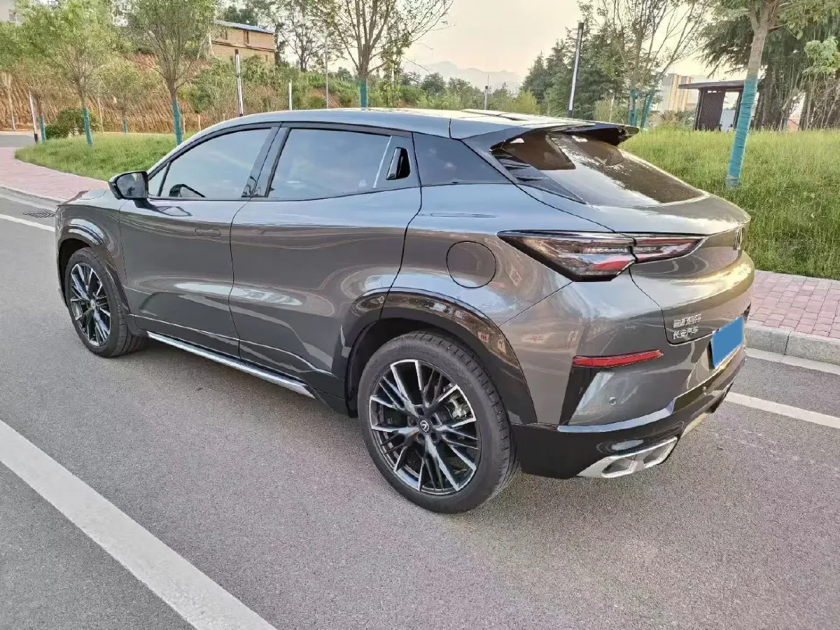 2022 ChangAn UNI-T 1.5T 188HP L4 7DCT,autocango,china used car exporter,china ev exporter,chinese used car exporter,chinese used ev exporter