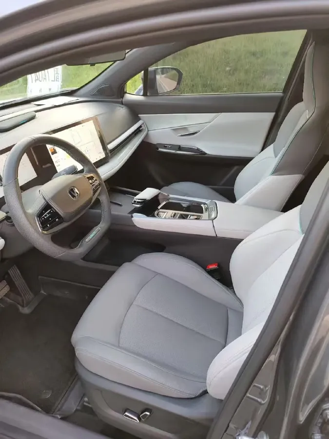 2022 ChangAn UNI-T 1.5T 188HP L4 7DCT,autocango,china used car exporter,china ev exporter,chinese used car exporter,chinese used ev exporter