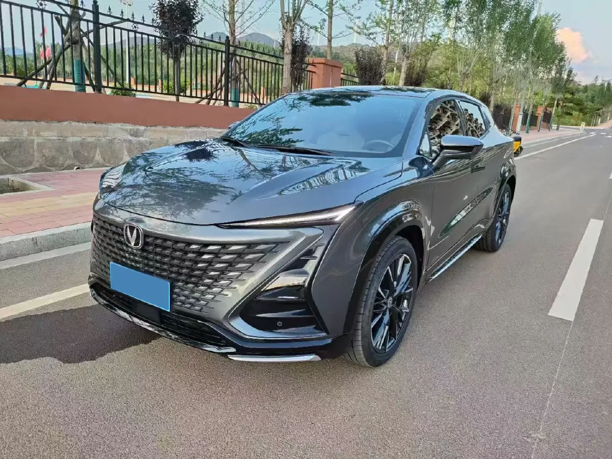 2022 ChangAn UNI-T 1.5T 188HP L4 7DCT,autocango,china used car exporter,china ev exporter,chinese used car exporter,chinese used ev exporter