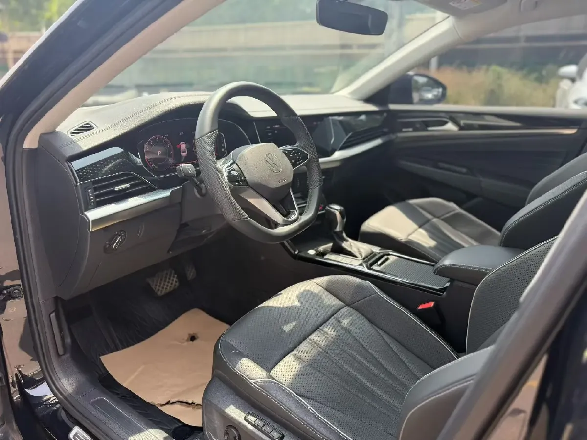2024 Volkswagen Passat 2.0T 186HP L4 7DCT,autocango,china used car exporter,china ev exporter,chinese used car exporter,chinese used ev exporter